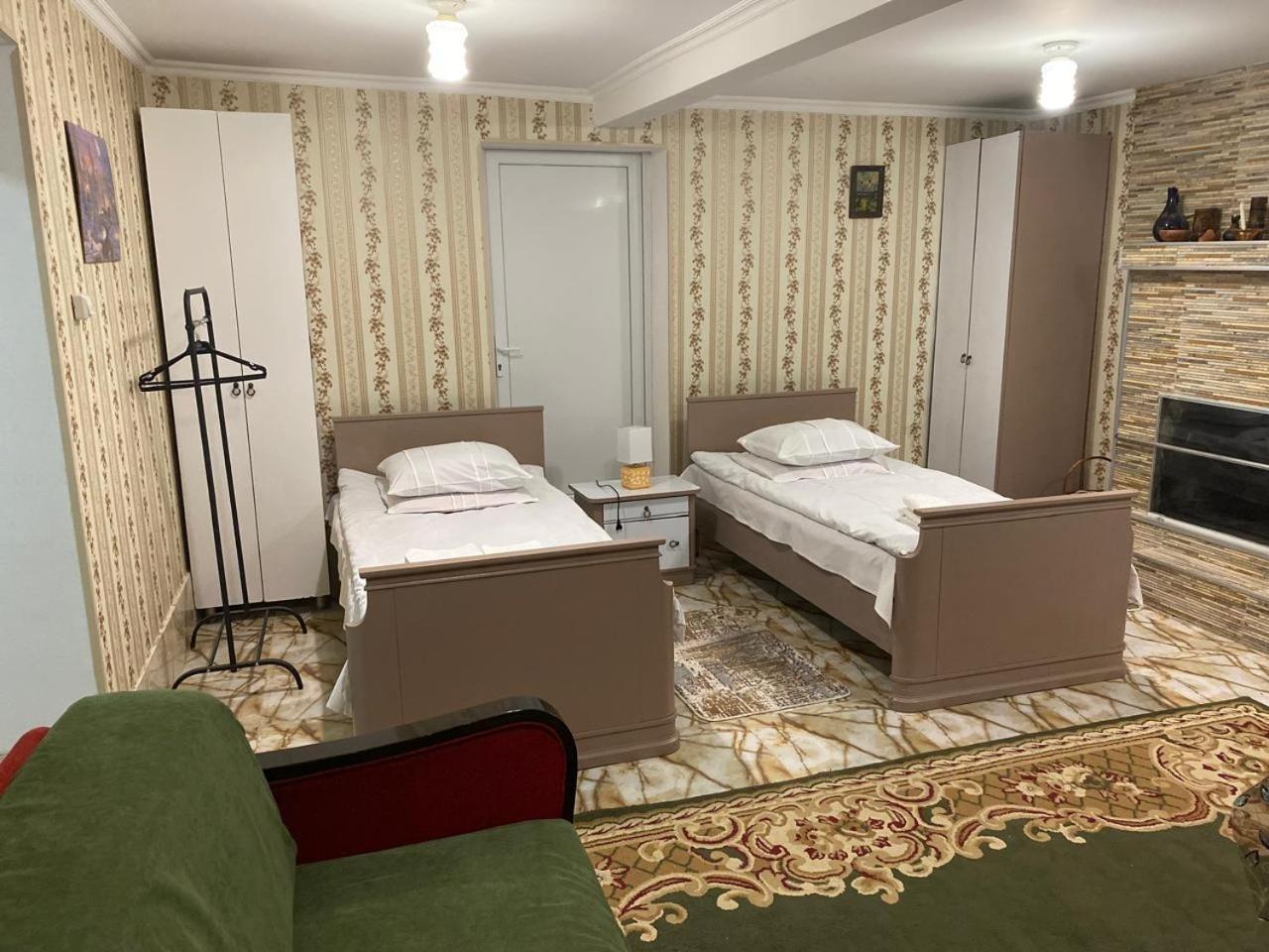 Guest House Happy House Kutaisi Esterno foto