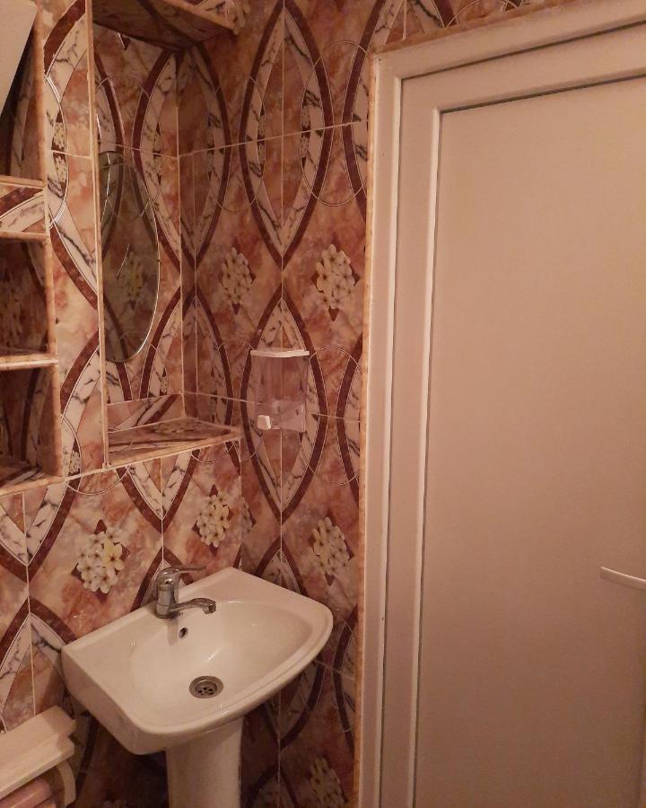 Guest House Happy House Kutaisi Esterno foto
